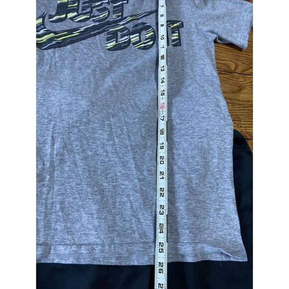 Nike "Just Do It" T-Shirt Men's Size M Rebook Shorts  Small - Picture 4 of 10